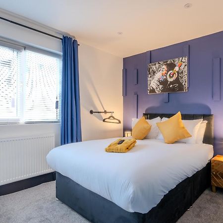 Modern 3Br Home - Private Parking - Tv In Every Bedroom Swansea Exterior foto