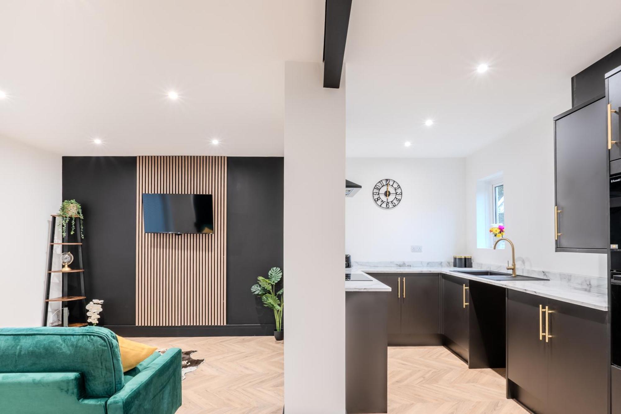 Modern 3Br Home - Private Parking - Tv In Every Bedroom Swansea Exterior foto